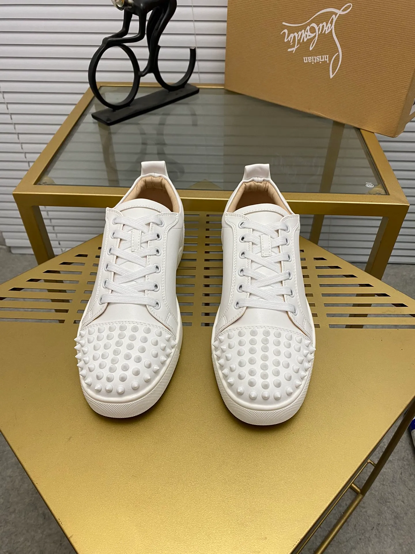 Ex-factory price 420. christian louboutin (CL red sole shoes) counter nail series, high-top casual sneakers for couples 📢 📢 📢 Exclusive hot style release 🎈🎈💪 Movable latex feet 👻 Finished outsole stitching line [satisfied] 😝Female 35-40# Male 38#-46, global supply😝 [Top version]: Original imported cowhide upper, top original leather lining, original molded TPU outsole, original 1:1 detail processing, original shoe last, large quantities in stock, rest assured as shown above